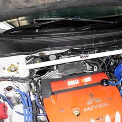 Ultra Racing Front Strut Brace